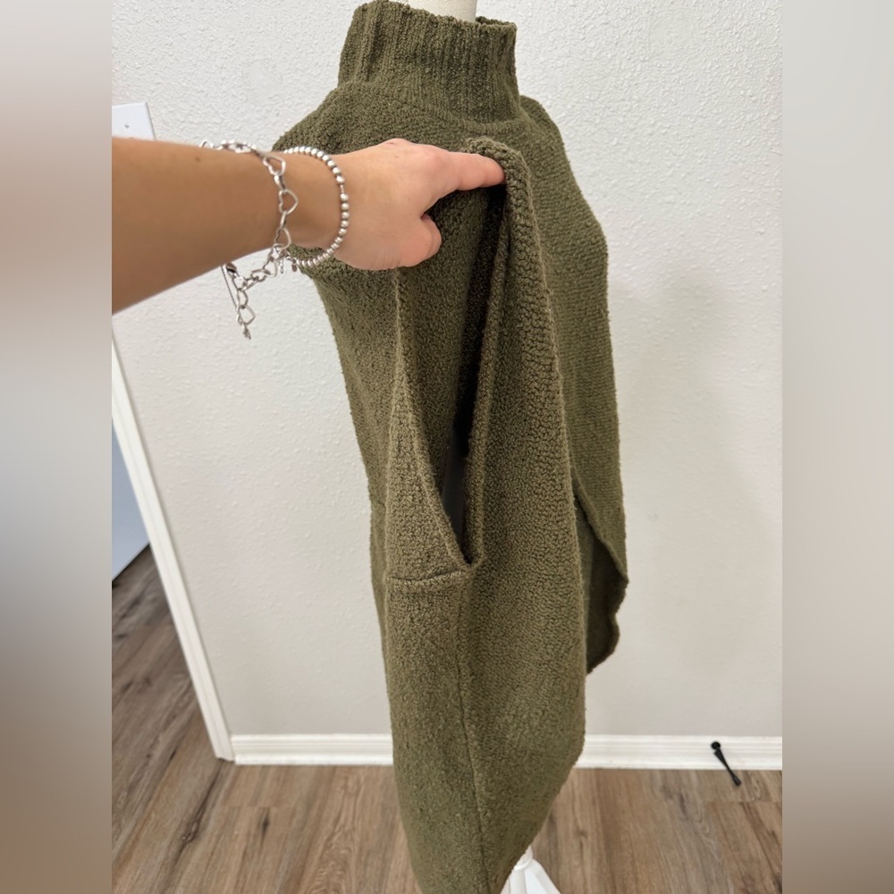 Free People All Wrapped Up Cocoon Poncho Sweater size XXS-XS-S-M Oversized - Picture 5 of 8